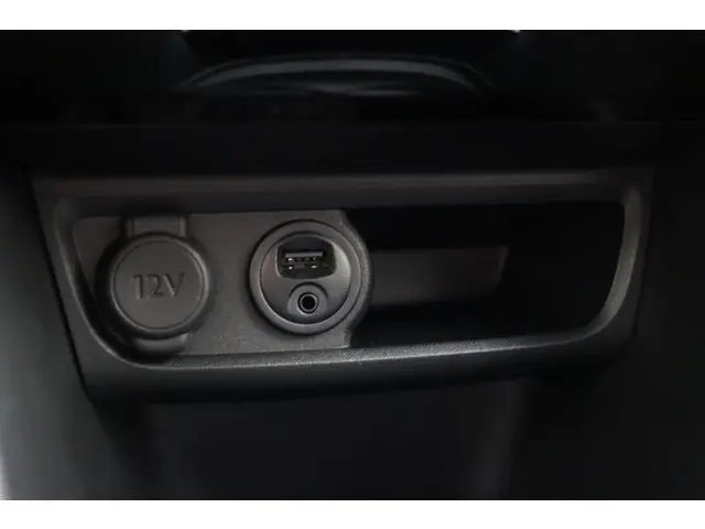 Peugeot 2008 1.2 PureTech GT-line 2018 Benzine 28