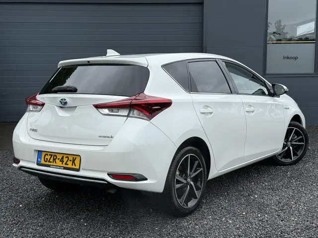 Toyota Auris 2