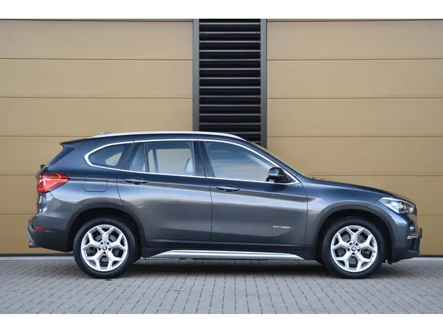 BMW X1 sDrive20i Centennial Executive 2016 Benzine 4