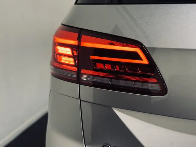 Volkswagen Golf Sportsvan 1.5 TSI ACT DSG 2018 Benzine 26