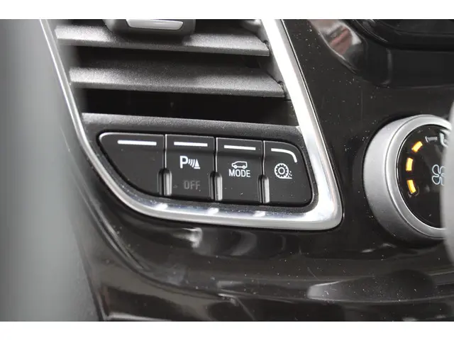 Ford Transit Custom 300 2.0 TDCI L1H1 Limited 2023 Diesel 19