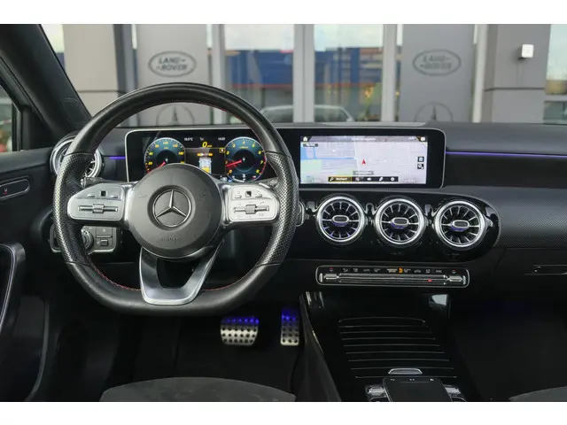 Mercedes-Benz A-Klasse A220 AMG 190pk 2019 Benzine 9