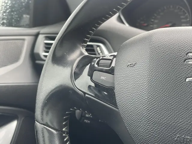 Peugeot 308 1.2 PureTech Active 2015 Benzine 11