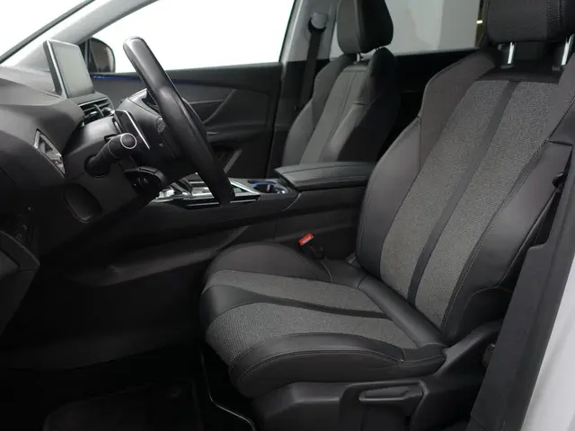 Peugeot 5008 1.2 PureTech GT Line Aut- 2020 Benzine 28