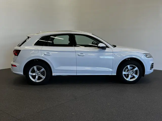 Audi Q5 50 TFSI e S edition 2020 Hybride Benzine 4