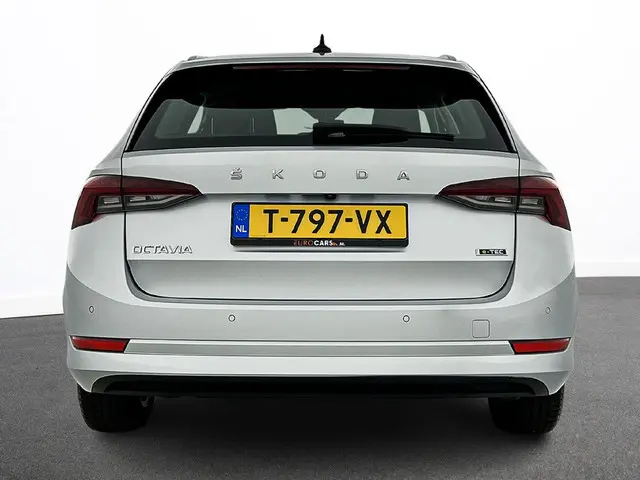 Škoda Octavia Combi 1.5 e-TSI DSG Style 2022 Benzine 3