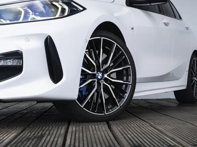 BMW 1 Serie 118i 2021 Benzine 16