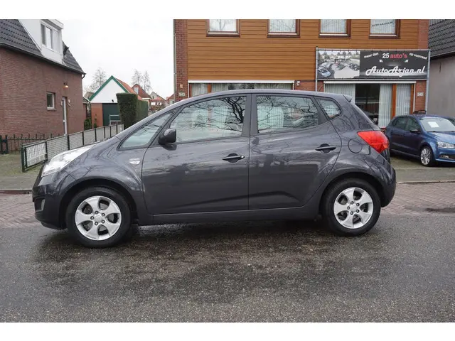 Kia Venga 1.4 CVVT Comfort Pack 2012 Benzine 2