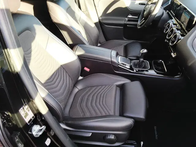Mercedes-Benz B-Klasse 180 Premium Plus 2019 Benzine 10
