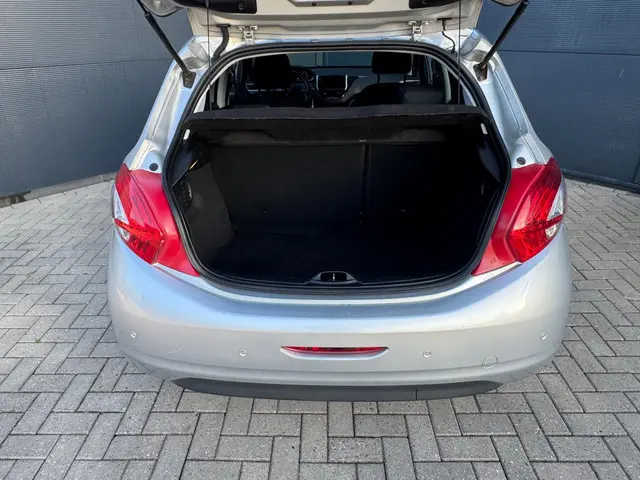 Peugeot 208 1.2 VTi Active / 5 Deurs / Pdc 2014 Benzine 16