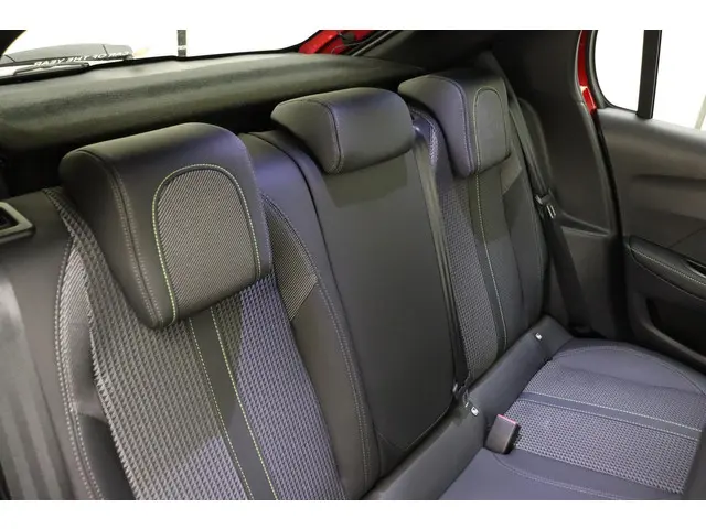 Peugeot 208 1.2 PureTech GT-Line 2020 Benzine 17