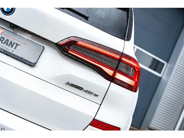 BMW X5 xDrive45e High Executive 2022 Hybride Benzine 37