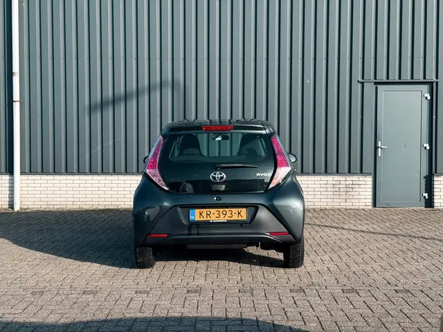 Toyota Aygo 1.0 VVT-i x-now*Bluetooth*5-Deurs* 2016 Benzine 5