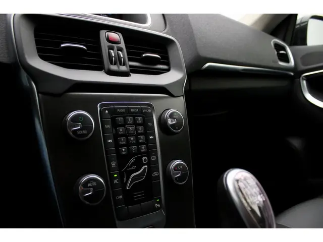 Volvo V40 1.6 D2 Momentum | 2013 | 2013 Diesel 20