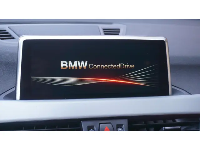BMW X1 xDrive25i 232pk M-Sport & Shadow-Line 2017 Benzine 29