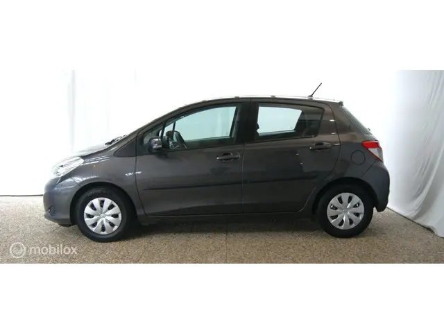Toyota Yaris 1.0 VVT-i Now Top 5 editie 2014 Benzine 4