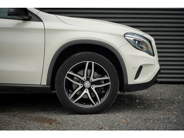 Mercedes-Benz GLA 250 4Matic 2015 Benzine 11