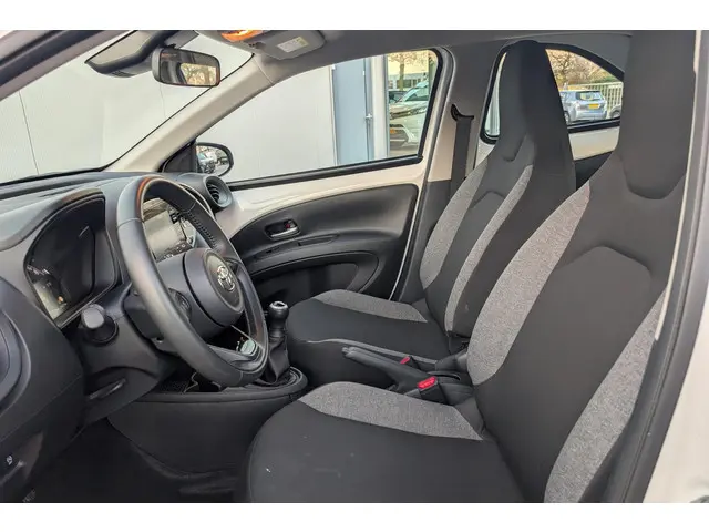 Toyota Aygo X 1.0 VVT-i MT Play 2024 Benzine 17