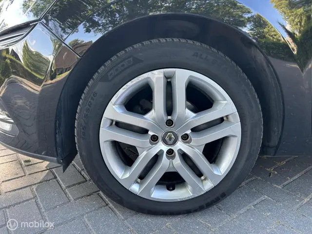 Renault Clio Estate 0.9 TCe Limited 2019 Benzine 7