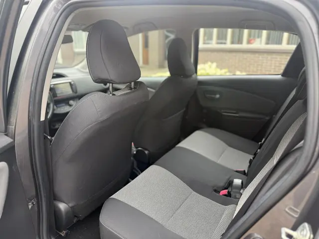 Toyota Yaris 1.5 Hybrid Aspiration 2015 Hybride Benzine 16