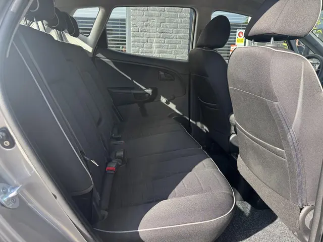 Kia Venga 1.4 CVVT X-pect 2013 Benzine 13