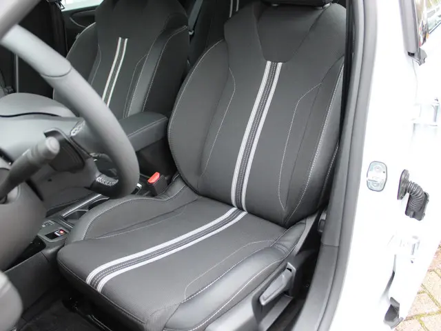 Opel Corsa Hybrid 110 GS 2024 Hybride Benzine 7