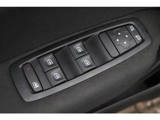 Renault Mégane Estate 1.2 TCe Limited//Navi!! 2018 Benzine 6