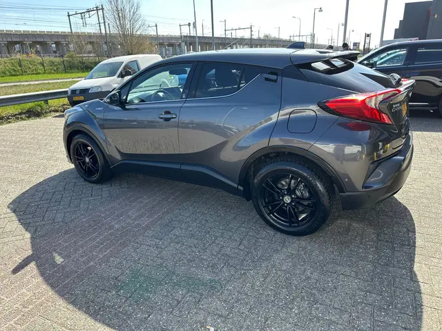 Toyota C-HR 1.8 Hybrid Active 2018 Hybride Benzine 7