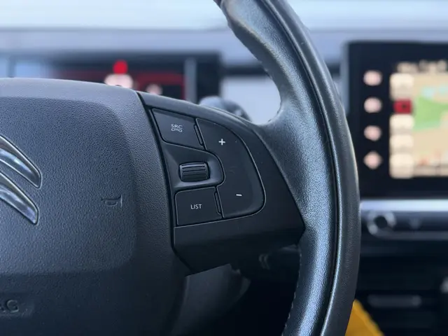 Citroën C4 Cactus 1.2 PureTech Shine 2015 Benzine 18