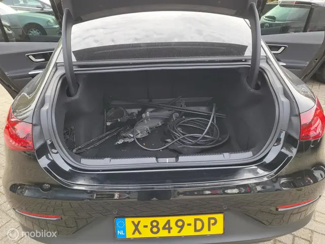 Mercedes-Benz EQE 300 AMG Line 89 kWh 2023 Elektrisch 13