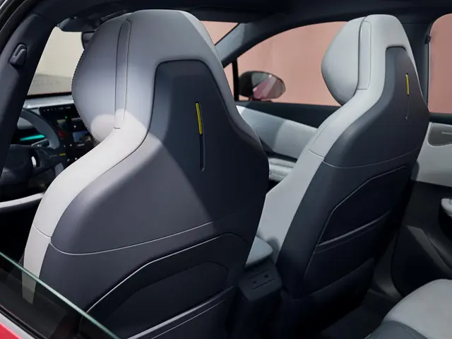 Lynk & Co 02 More 2025 Elektrisch 12