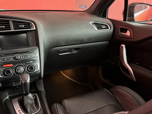 DS DS 4 Crossback 1.6 THP Chic 2016 Benzine 27