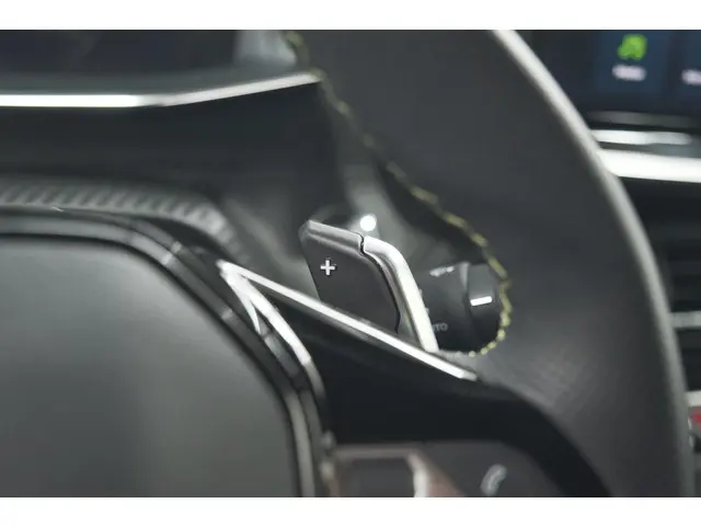 Peugeot 2008 PureTech 130 EAT8 GT 2024 Benzine 43