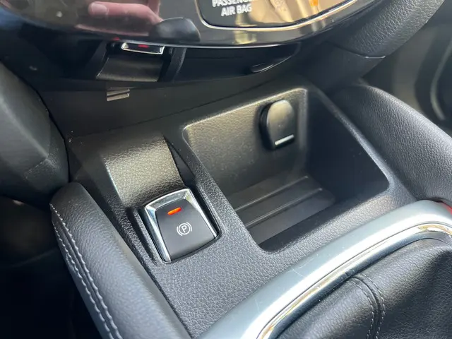 Nissan QASHQAI 1.2 Premier Edition 2014 Benzine 25