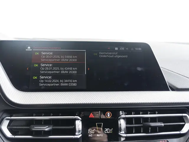 BMW 1 Serie 118i 2021 Benzine 34