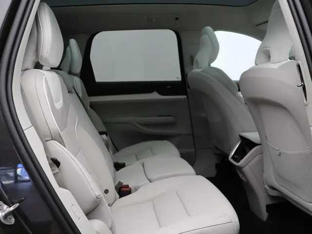 Volvo EX90 Single Motor Plus 7p. 104 kWh 2025 Elektrisch 9
