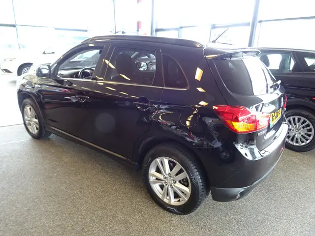 Mitsubishi ASX 1.6 Cleartec Intense 2013 Benzine 4