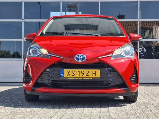 Toyota Yaris 1.5 Hybrid Active 2019 Hybride Benzine 8