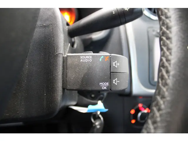 Dacia Logan MCV 0.9 TCe Prestige 2014 Benzine 17