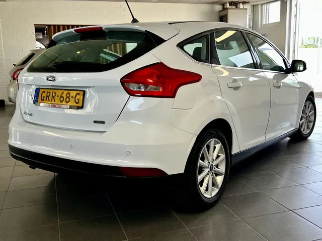 Ford Focus Wagon 1.0 EcoB. Tit. Bns 2018 Benzine 3