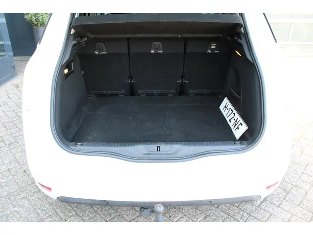 Citroën C4 Picasso 1.2 PureTech Selection 2017 Benzine 17