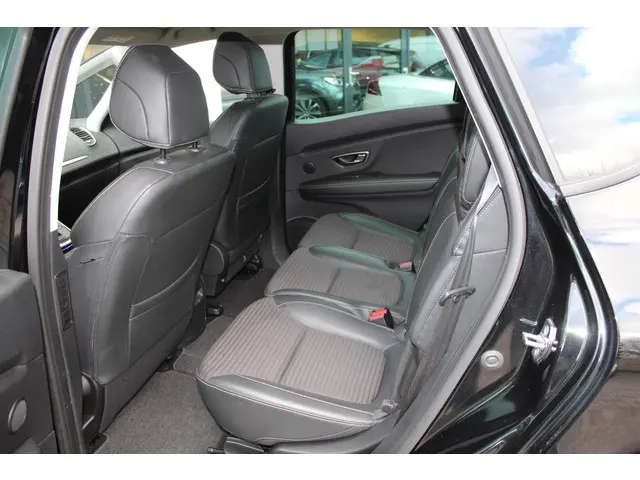 Renault Scénic 1.3 TCe Bose 140 pk 2020 Benzine 22
