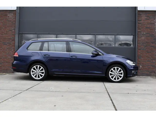 Volkswagen Golf Variant 1.0 TSI Highline 7 p 2017 Benzine 8