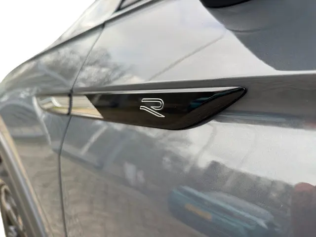 Volkswagen Tiguan 1.5 TSI R-Line Business+ 2022 Benzine 24