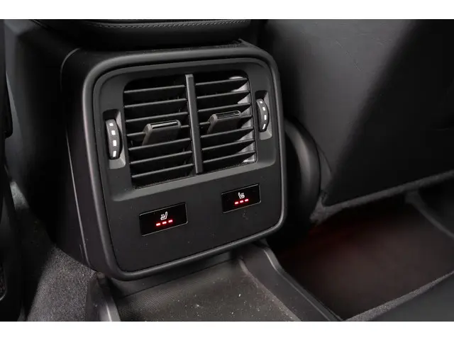 Porsche Taycan 4S Performance 84 kWh 2022 Elektrisch 29