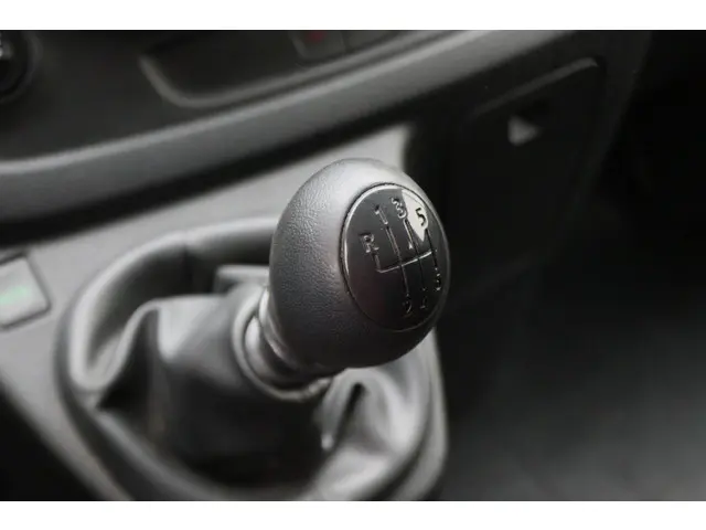 Renault Trafic 1.6 dCi T29 L2H1 DC Comfort 2016 Diesel 47