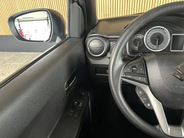Suzuki Ignis 1.2 Smart Hybrid Select 2022 Benzine 16