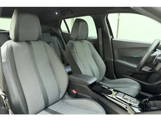 Peugeot 2008 1.2T Allure 130pk Automaat 2023 Benzine 13