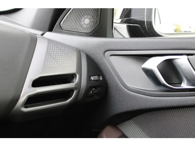 BMW 1 Serie 120 M Sport Automaat 2024 Benzine 24