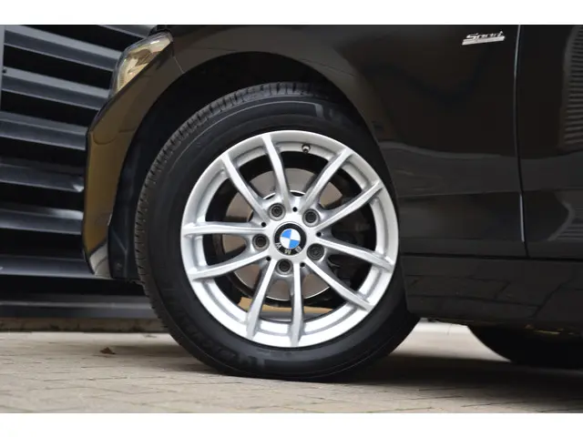 BMW 1 Serie 118i Edition Sport Line 2017 Benzine 33